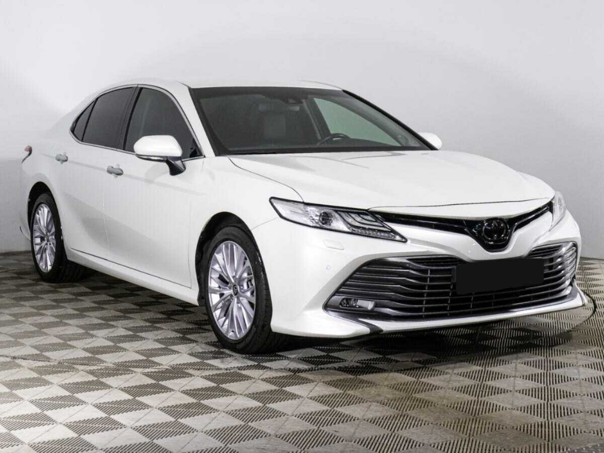 Toyota Camry 2020 года с пробегом. Фото: #2