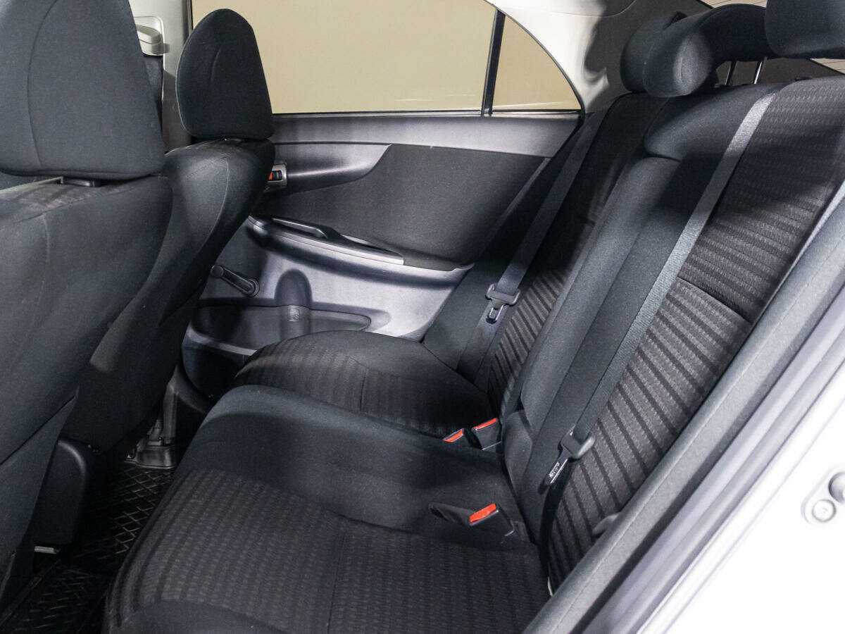 Б/У Тойота Королла 2013 года. Фото: #9