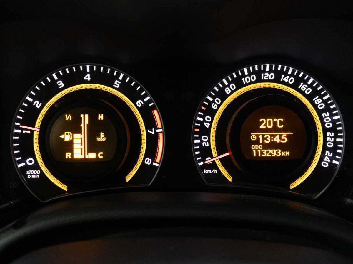 Б/У Тойота Королла 2013 года. Фото: #11