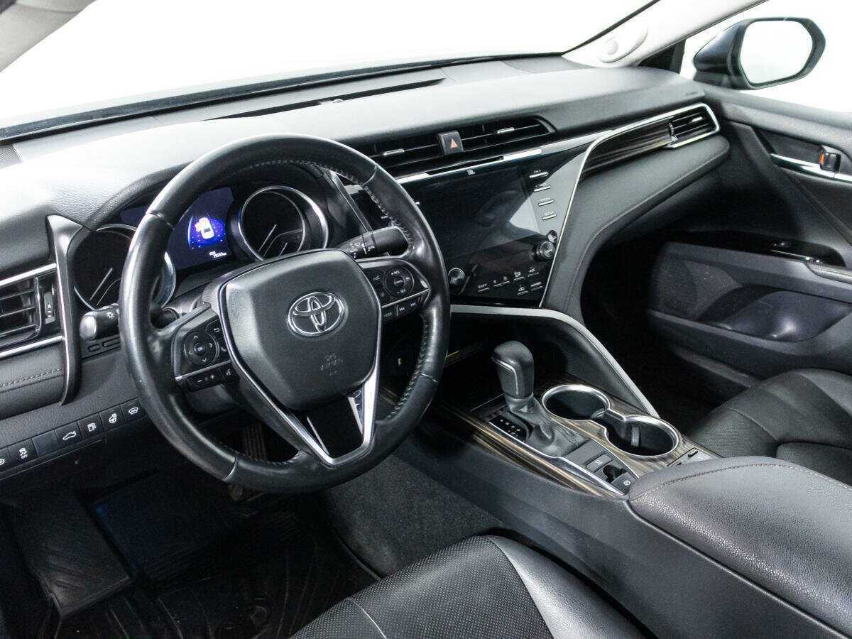 Toyota Camry 2018 года с пробегом. Фото: #10