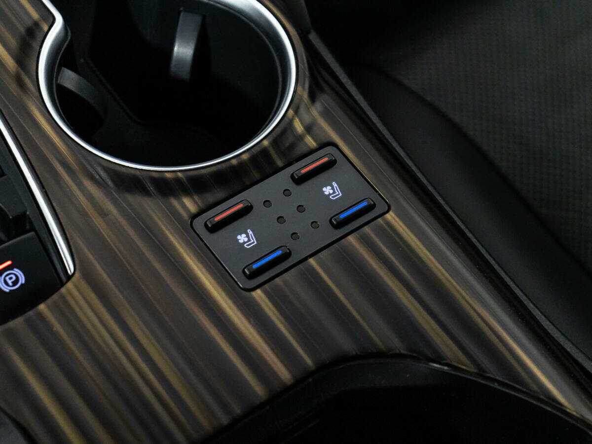 Toyota Camry 2018 года с пробегом. Фото: #17