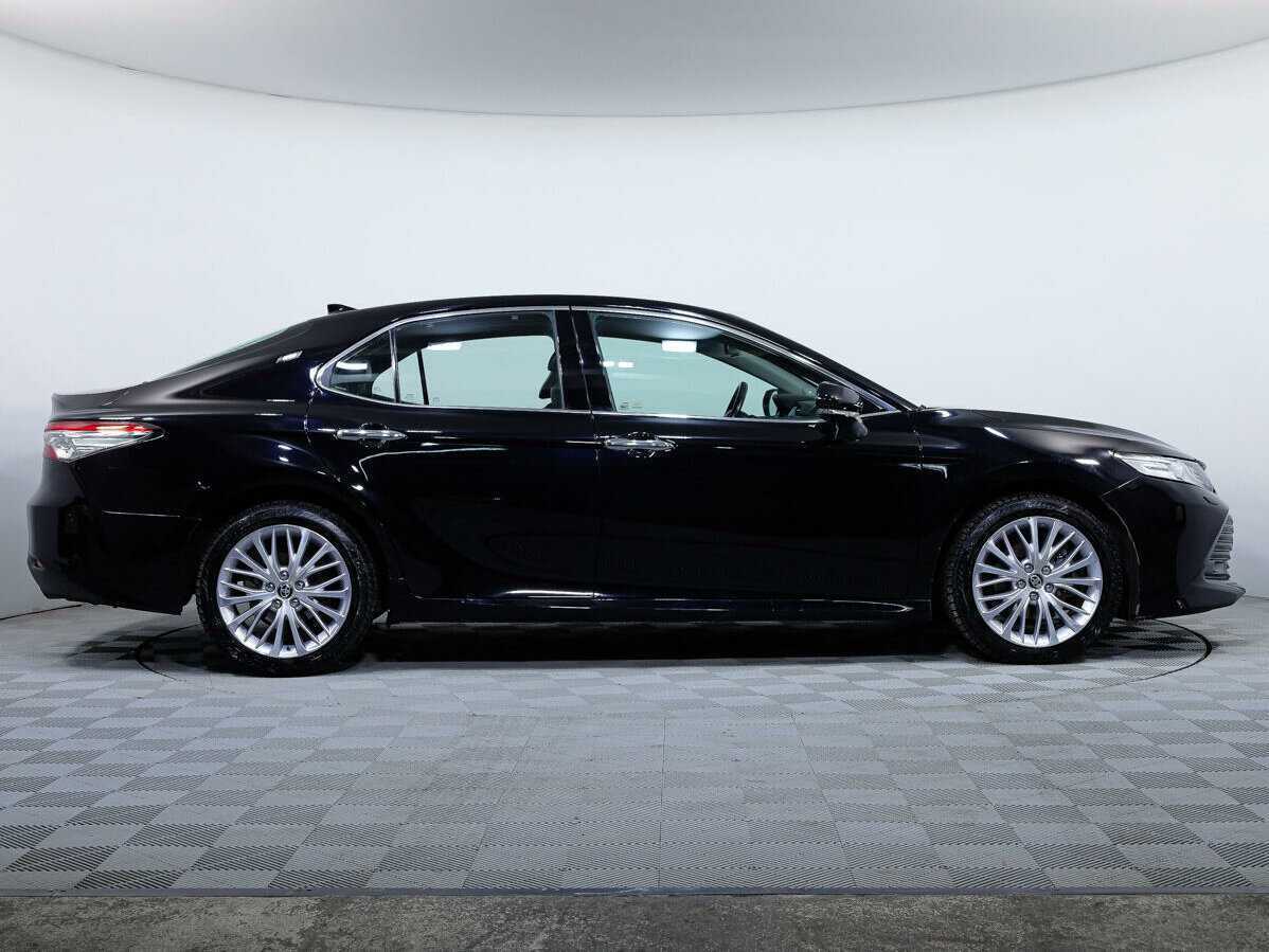 Toyota Camry 2019 года с пробегом. Фото: #3