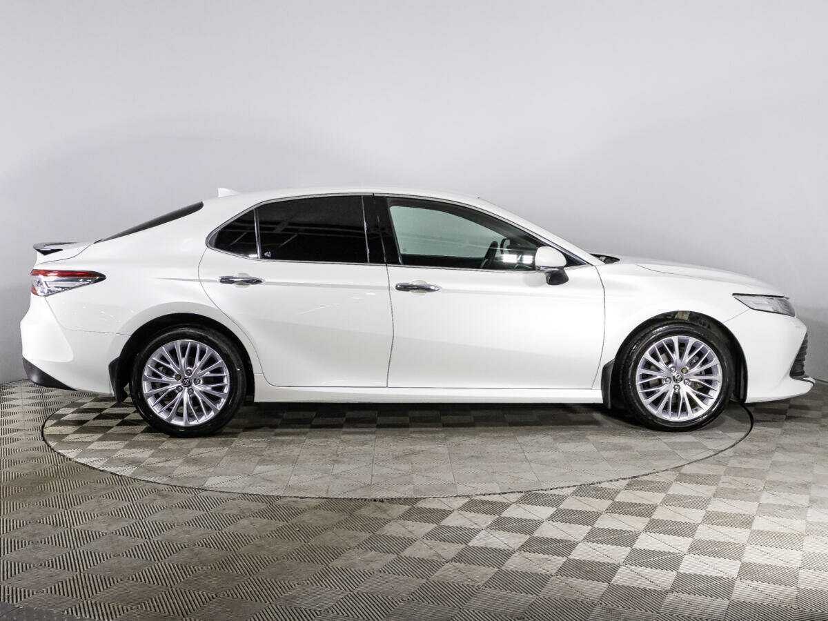 Toyota Camry 2020 года с пробегом. Фото: #3