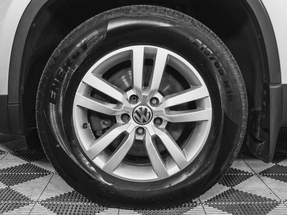 Б/У Фольксваген Тигуан 2014 года. Фото: #14