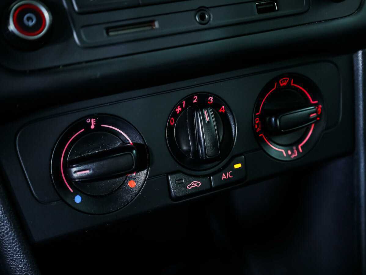 Б/У Фольксваген Поло 2016 года. Фото: #12