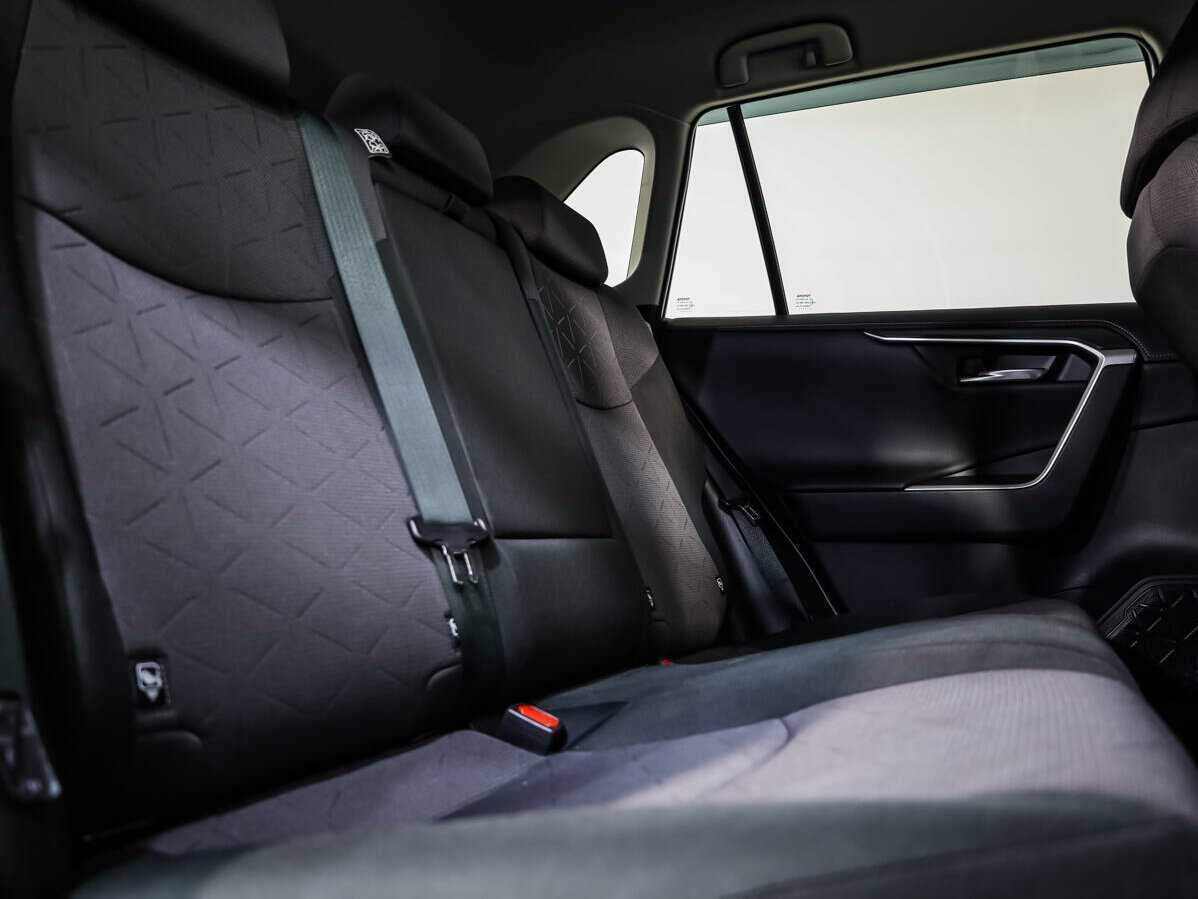 Toyota RAV4 2020 года с пробегом. Фото: #8