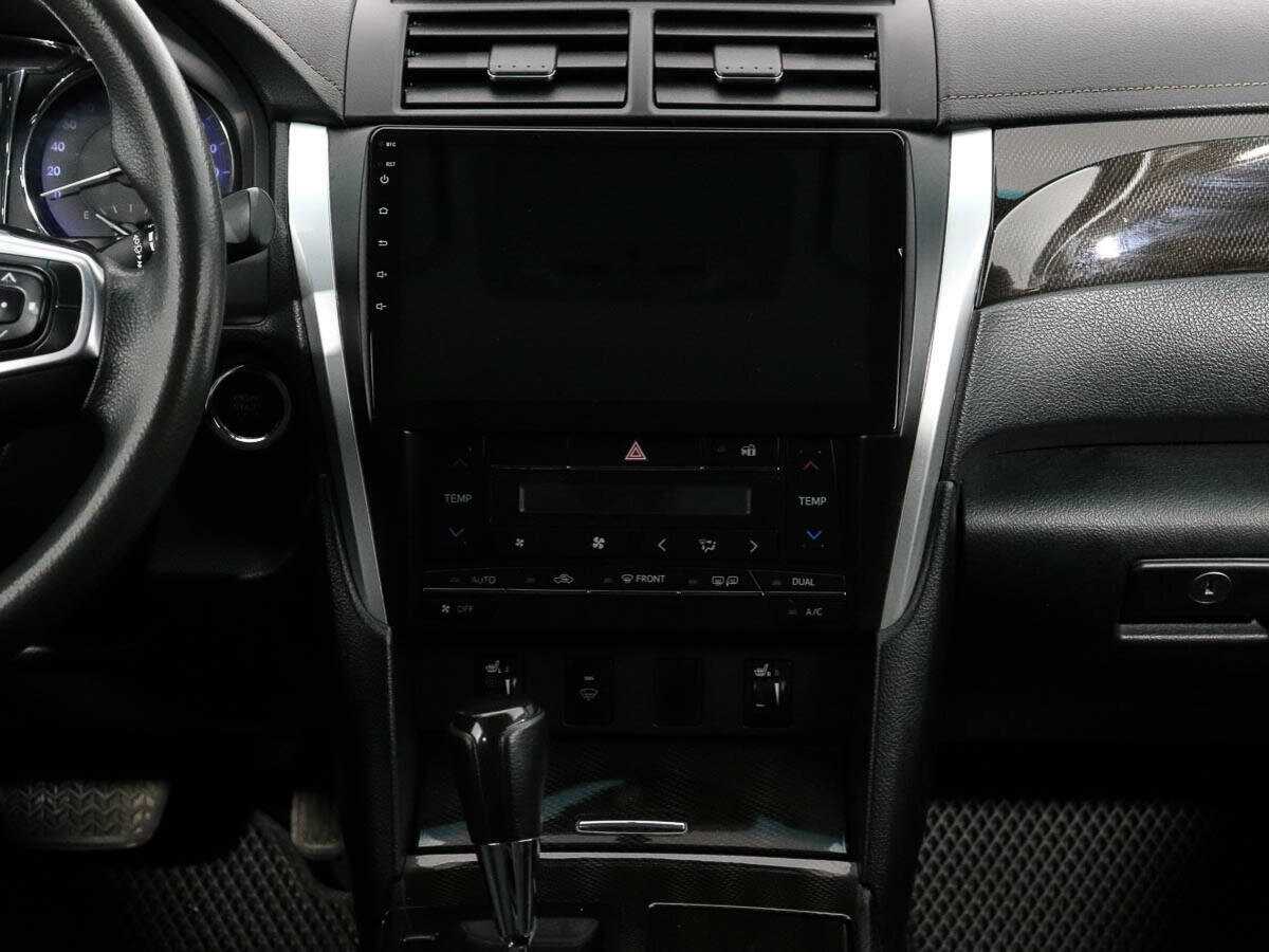 Б/У Тойота Камри 2015 года. Фото: #13