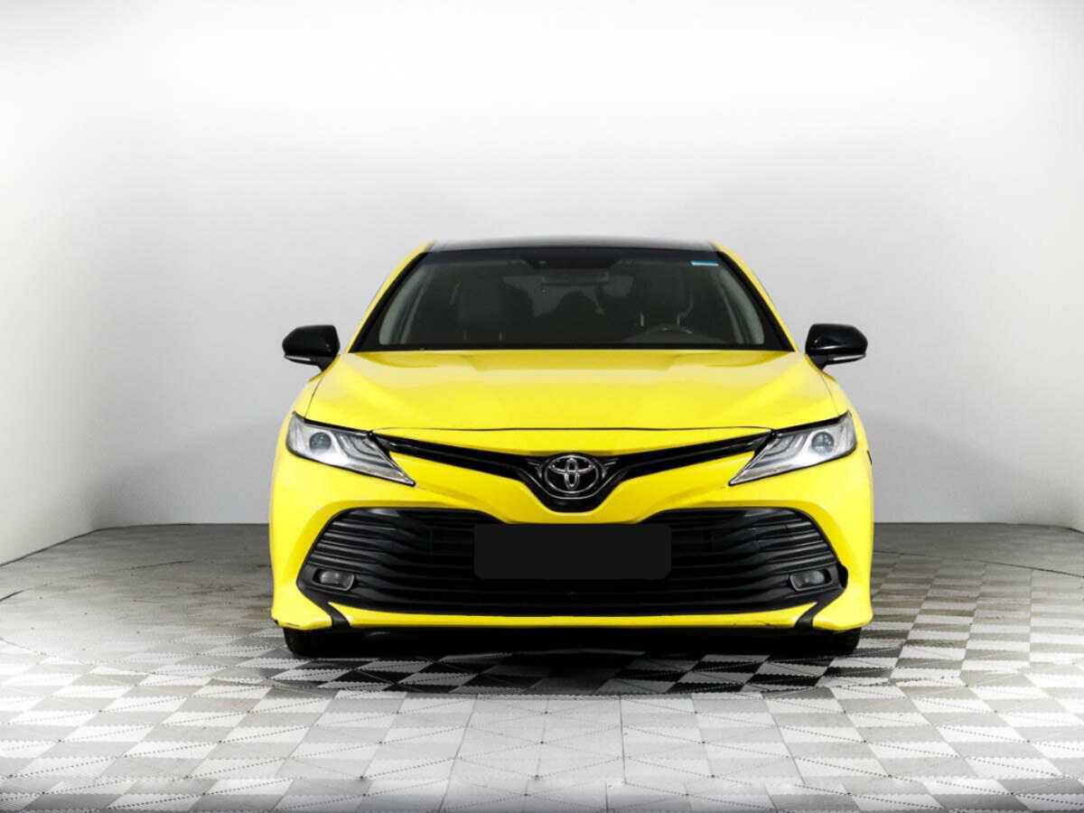 Б/У Тойота Камри 2021 года. Фото: #1