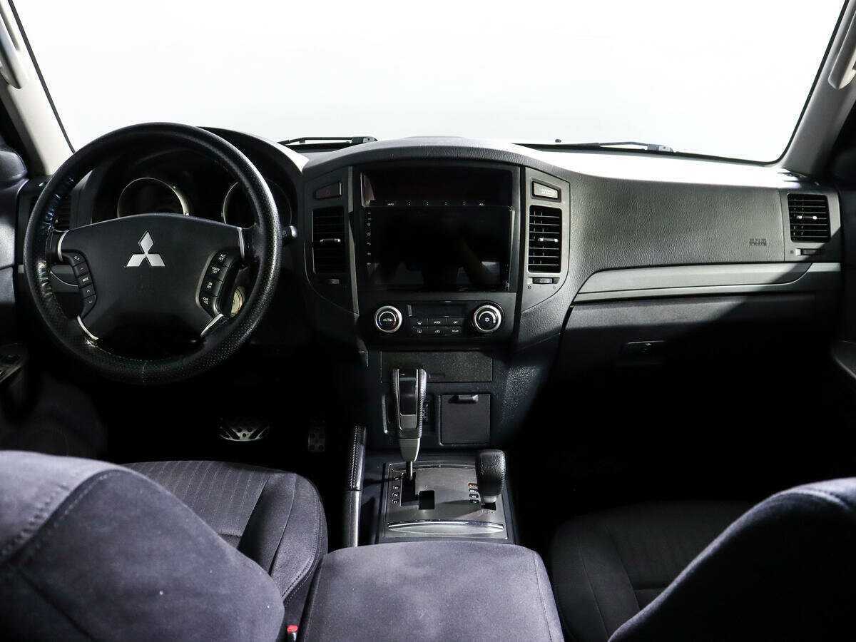Mitsubishi Pajero 2012 года с пробегом. Фото: #9