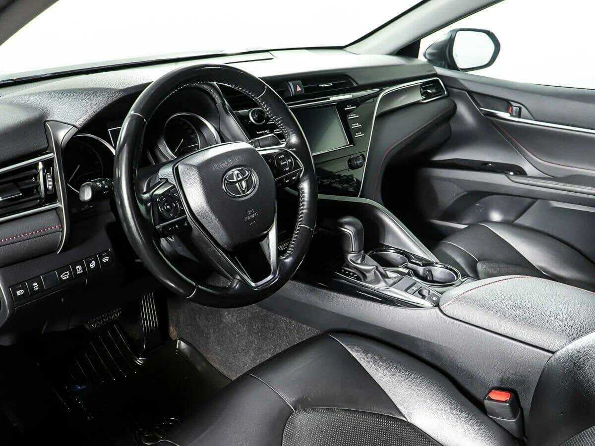 Toyota Camry 2020 года с пробегом. Фото: #13