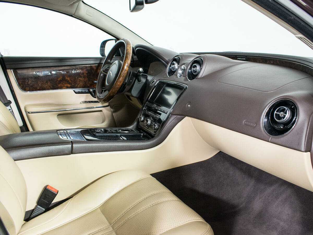 Jaguar XJ 2014 года с пробегом. Фото: #8
