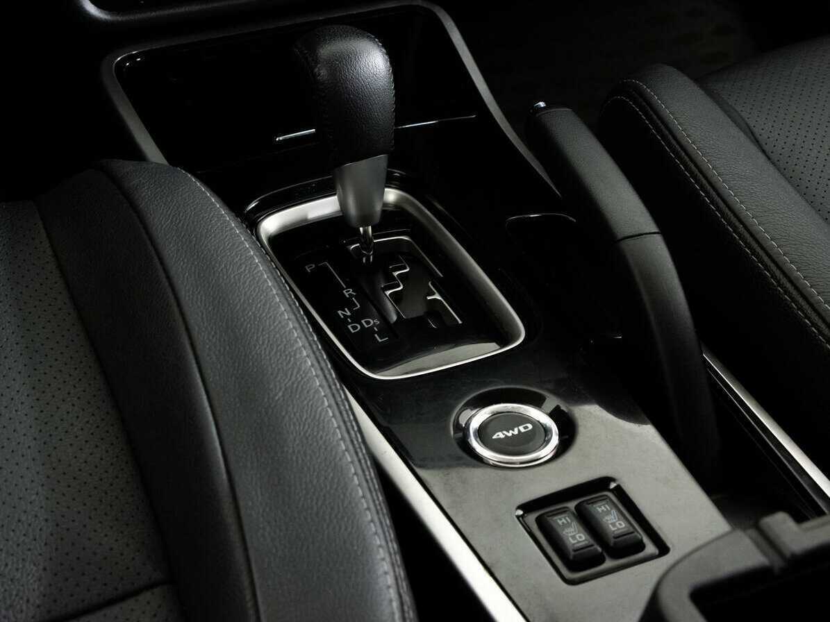 Б/У Митсубиши Оутлэндер 2018 года. Фото: #11