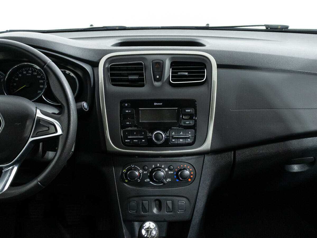 Б/У Рено Логан 2019 года. Фото: #13