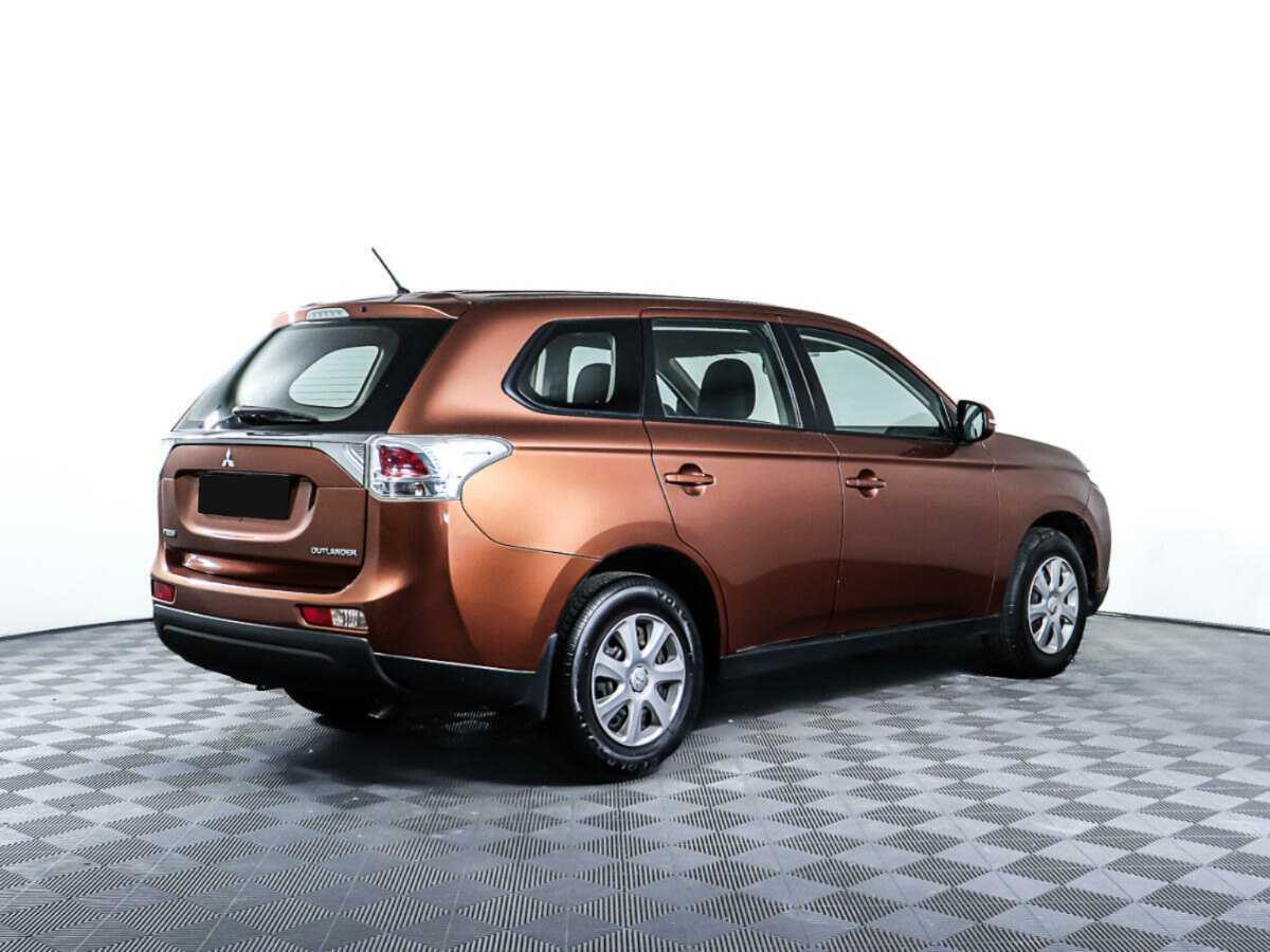 Б/У Митсубиши Оутлэндер 2012 года. Фото: #4