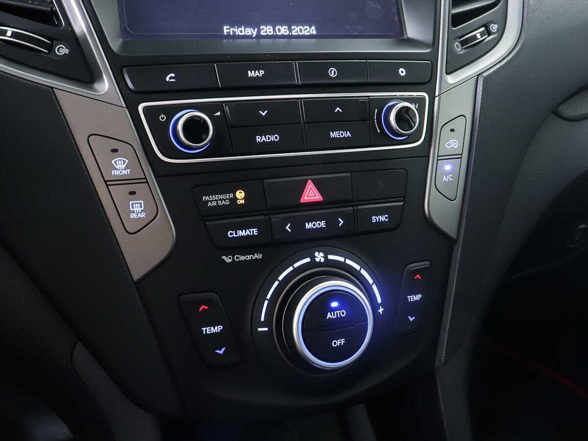 Hyundai Santa Fe 2015 года с пробегом. Фото: #18