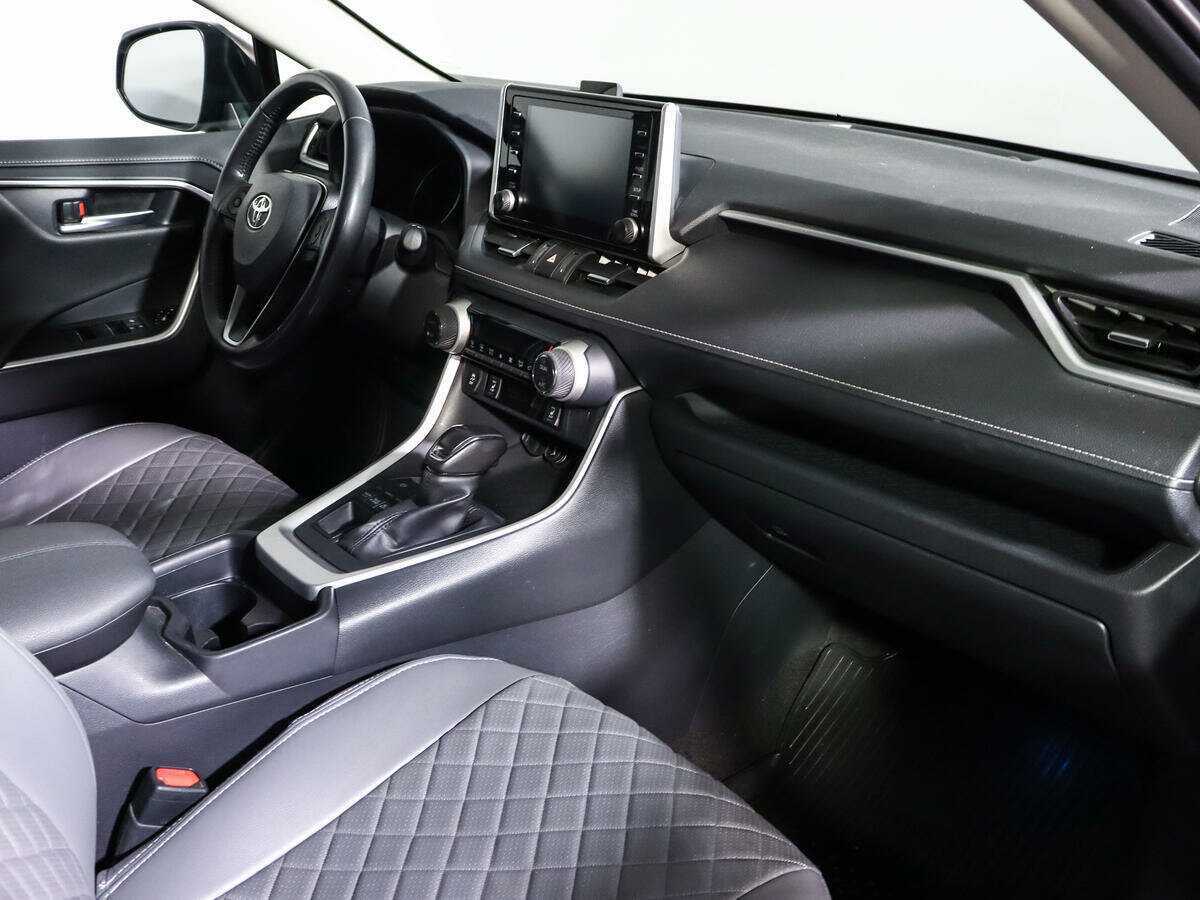 Toyota RAV4 2019 года с пробегом. Фото: #6