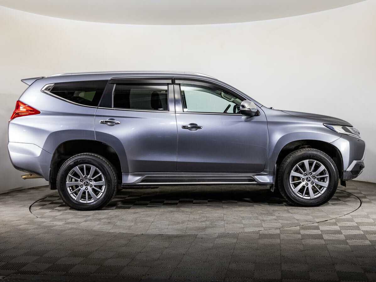 Mitsubishi Pajero Sport 2018 года с пробегом. Фото: #3