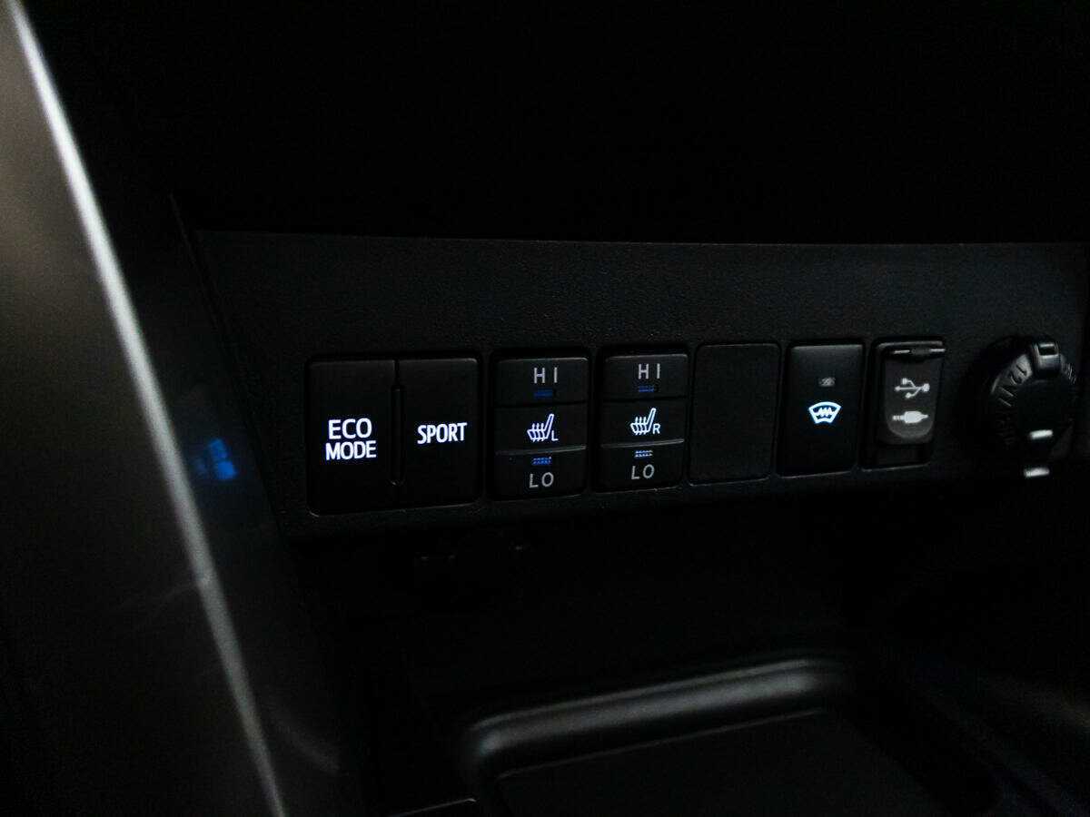 Toyota RAV4 2018 года с пробегом. Фото: #17