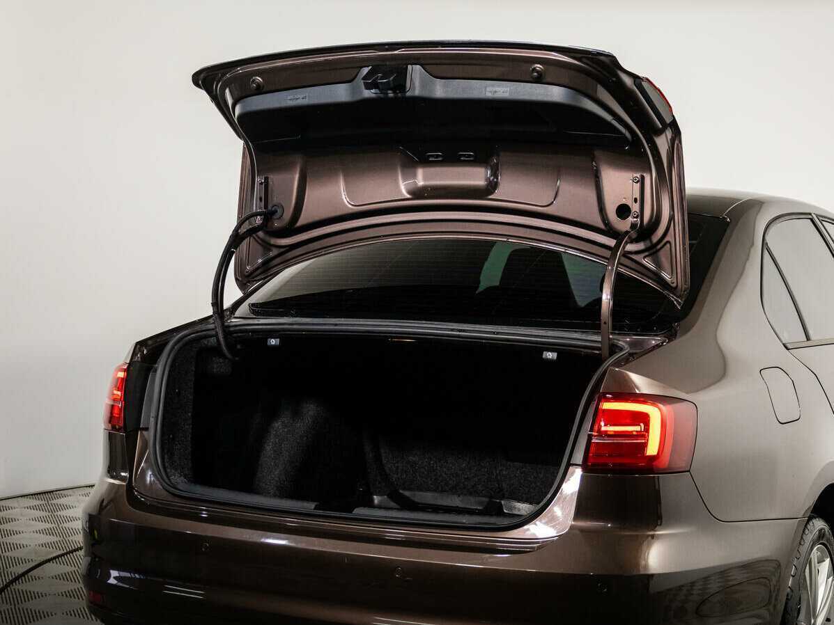 Б/У Фольксваген Джетта 2016 года. Фото: #16