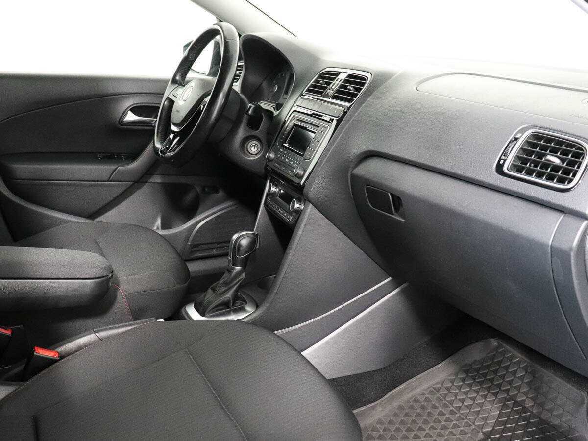 Б/У Фольксваген Поло 2017 года. Фото: #6