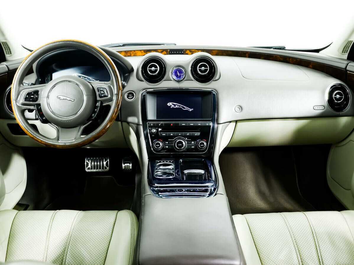 Jaguar XJ 2012 года с пробегом. Фото: #9
