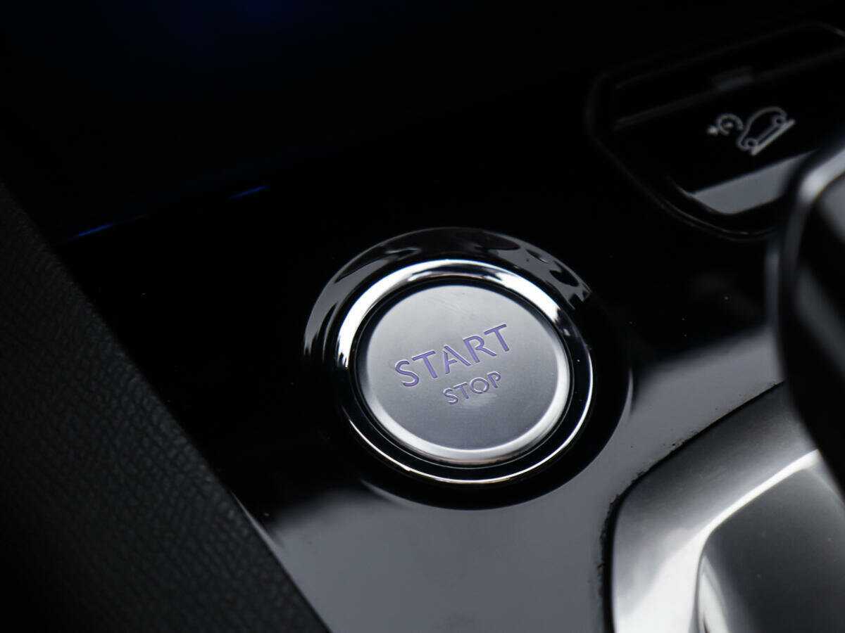 Б/У Пежо 3008 2017 года. Фото: #17