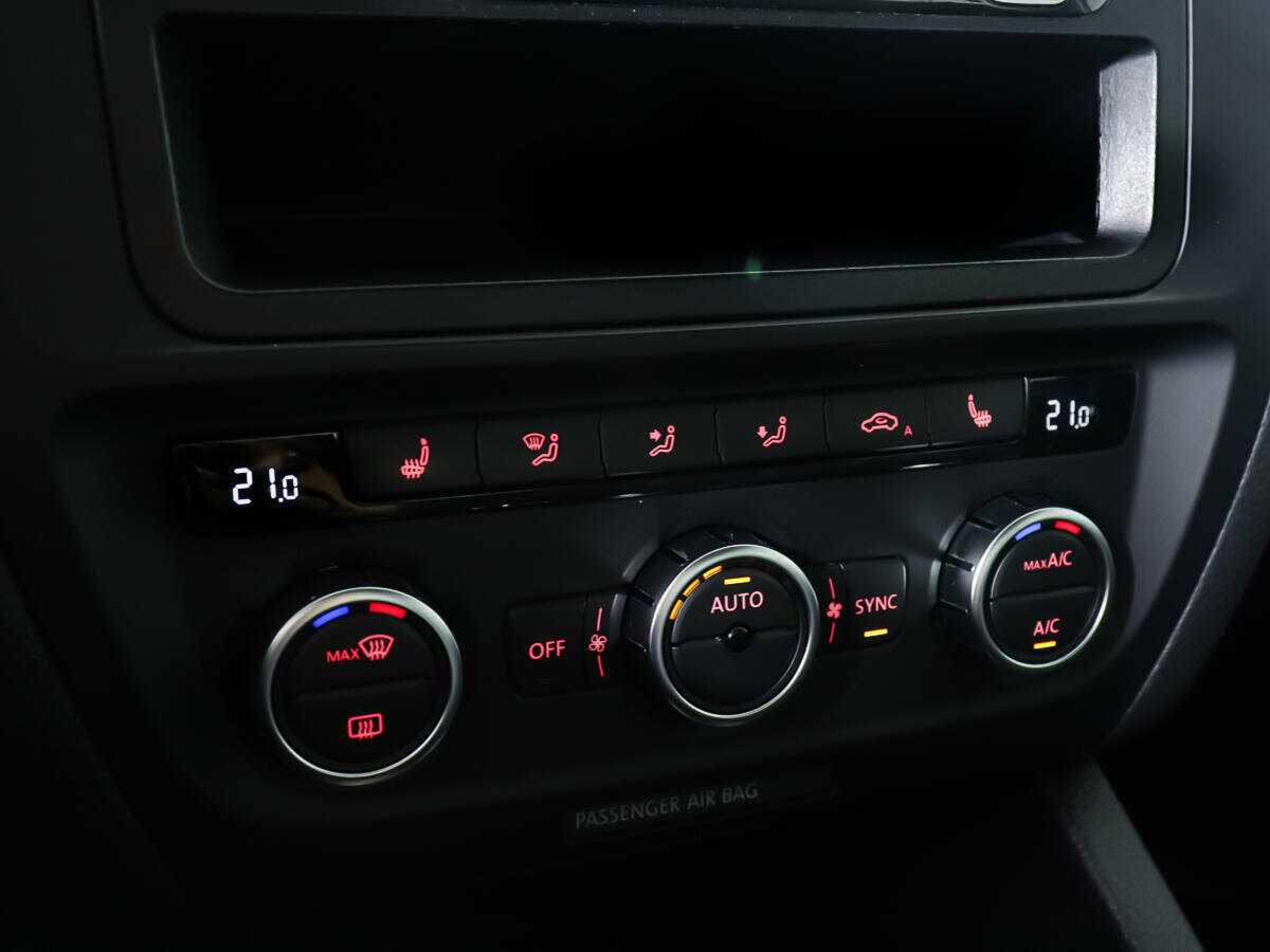 Б/У Фольксваген Джетта 2012 года. Фото: #12