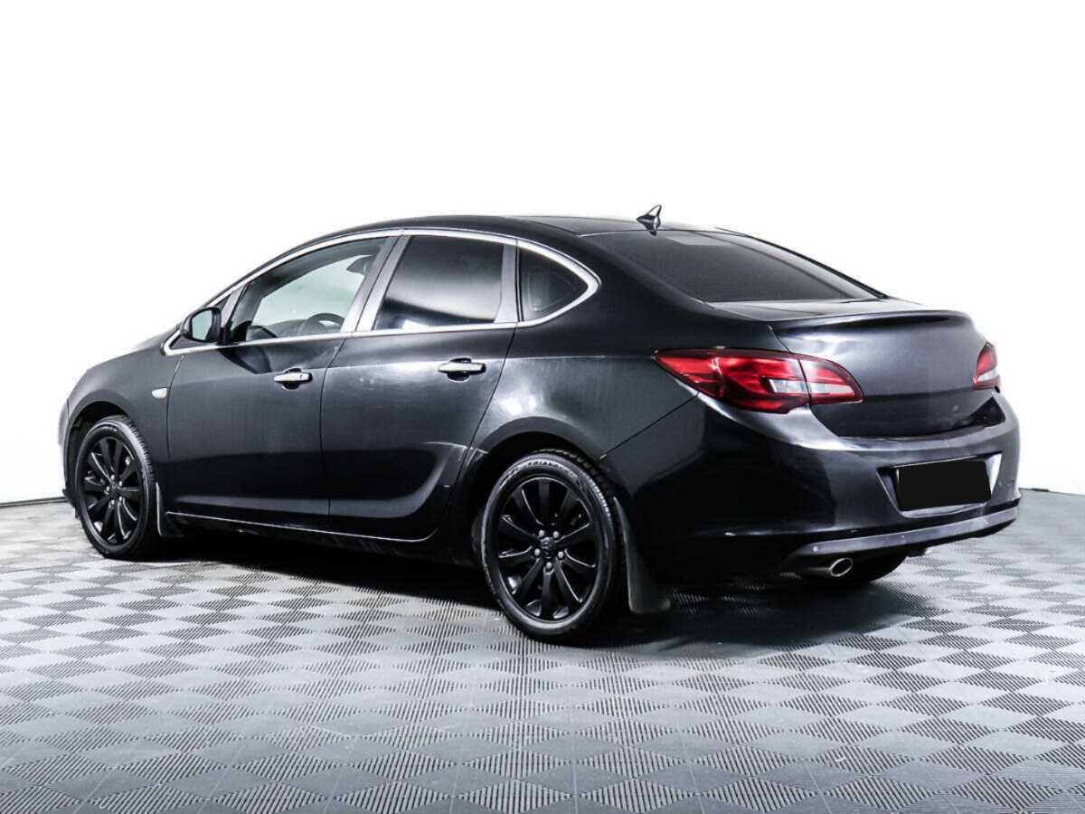 Б/У Опель Астра 2013 года. Фото: #5