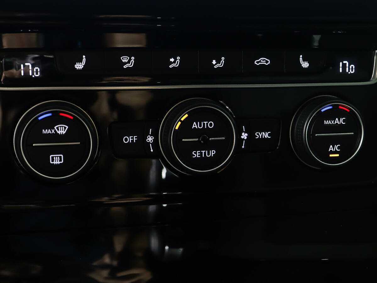 Б/У Фольксваген Гольф 2013 года. Фото: #16