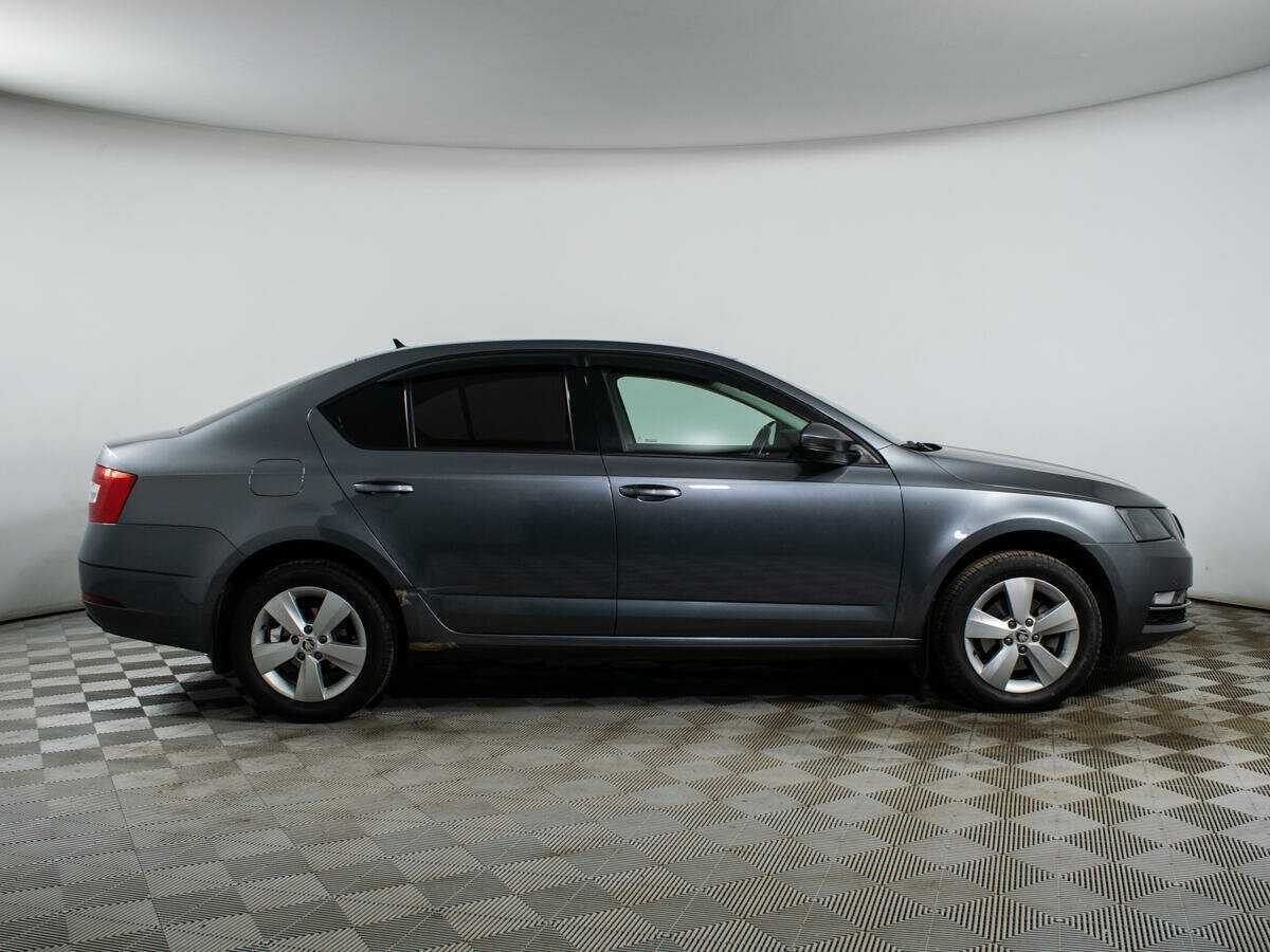 Б/У Шкода Октавия 2018 года. Фото: #3