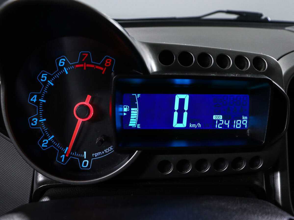 Б/У Шевроле Авео 2012 года. Фото: #8