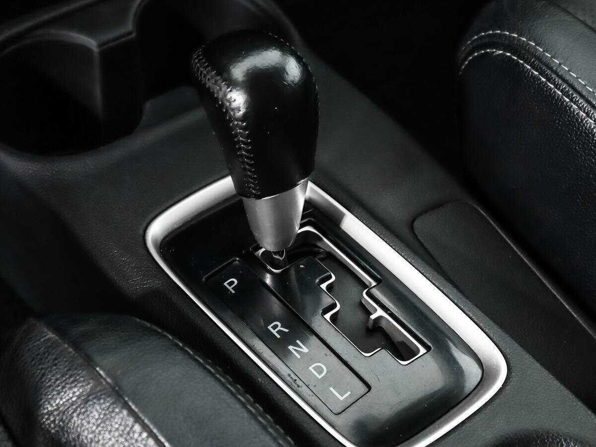 Б/У Митсубиши Оутлэндер 2014 года. Фото: #10