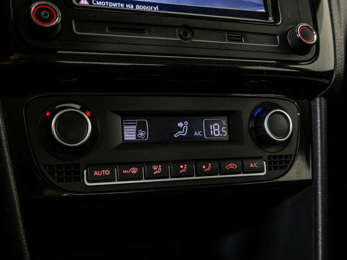 Б/У Фольксваген Поло 2017 года. Фото: #14