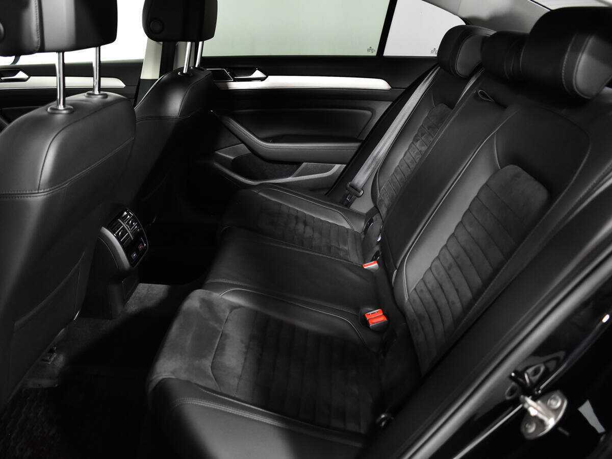 Б/У Фольксваген Пассат 2016 года. Фото: #9