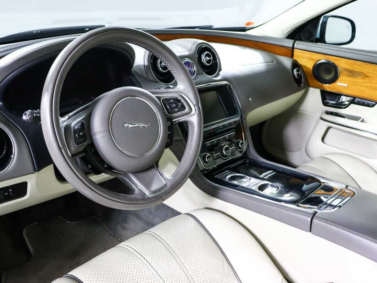 Jaguar XJ 2012 года с пробегом. Фото: #11