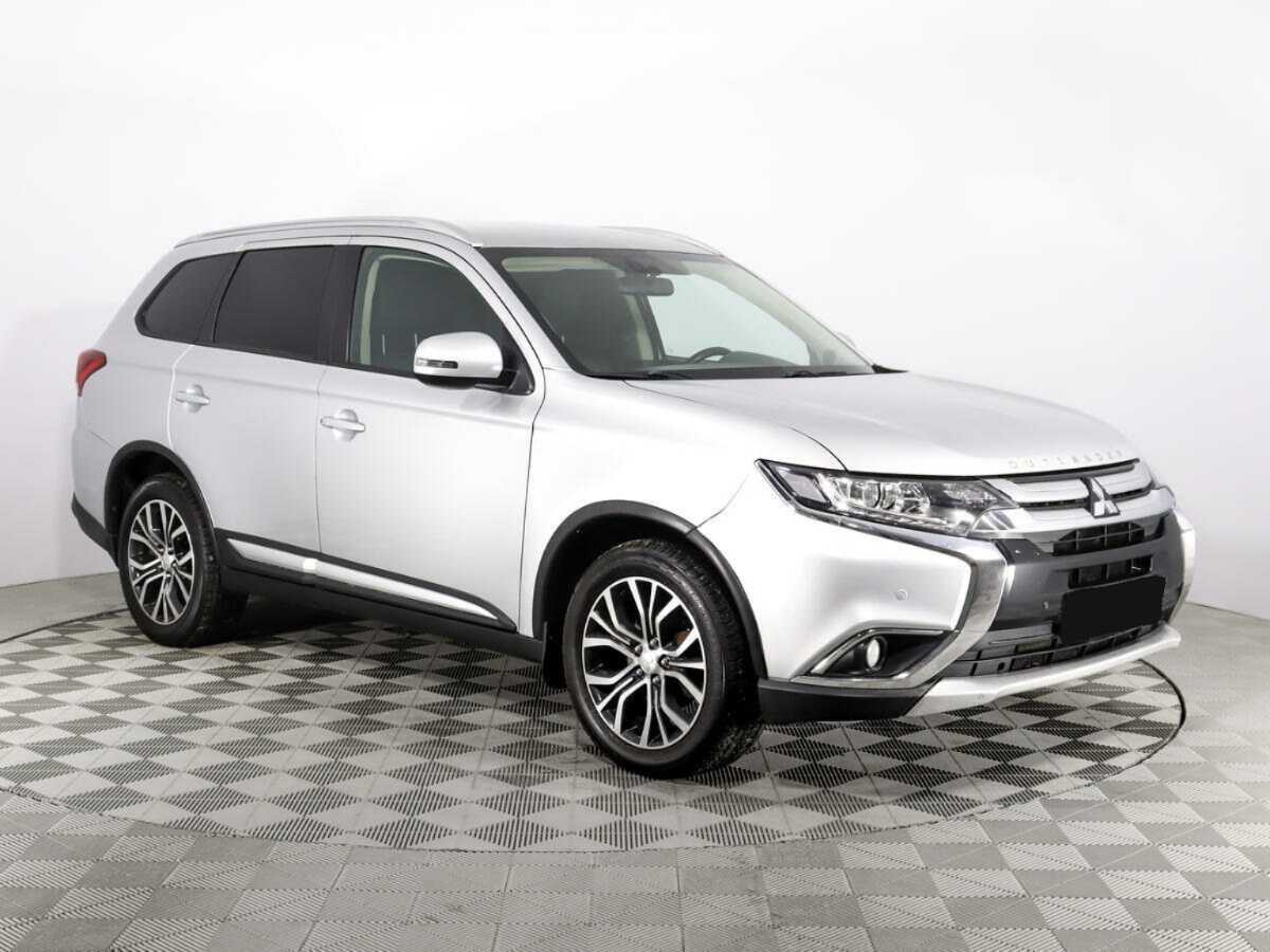 Mitsubishi Outlander 2017 года с пробегом. Фото: #2