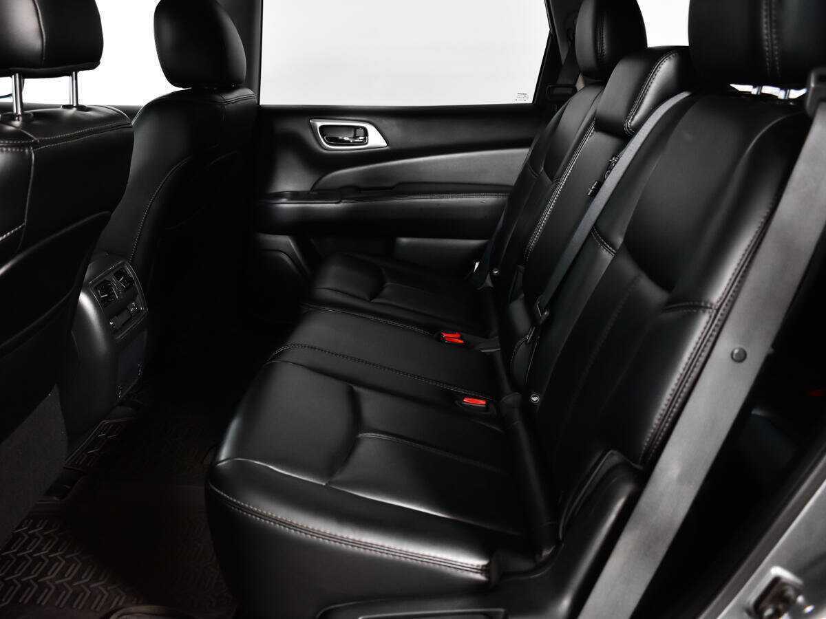 Б/У Ниссан Патфайндер 2014 года. Фото: #9