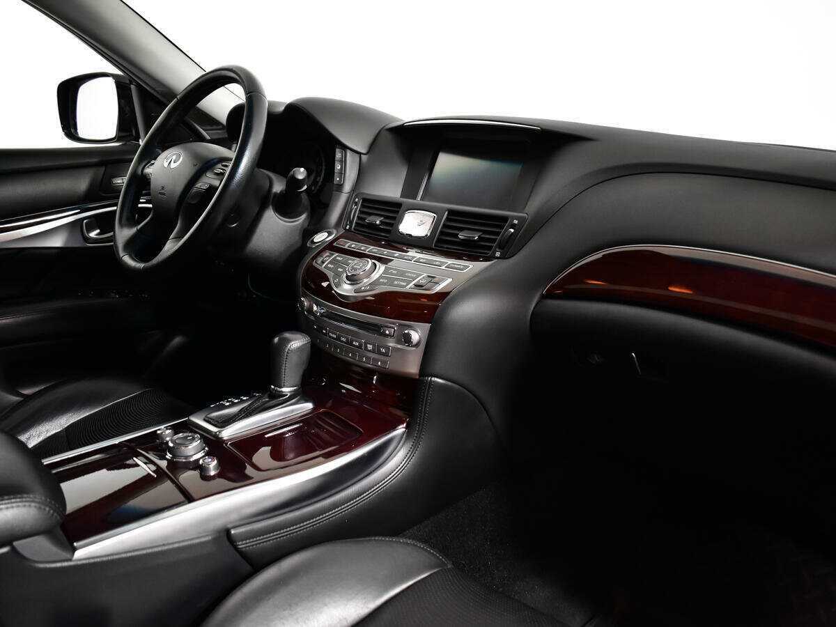 Infiniti Q70 2014 года с пробегом. Фото: #4