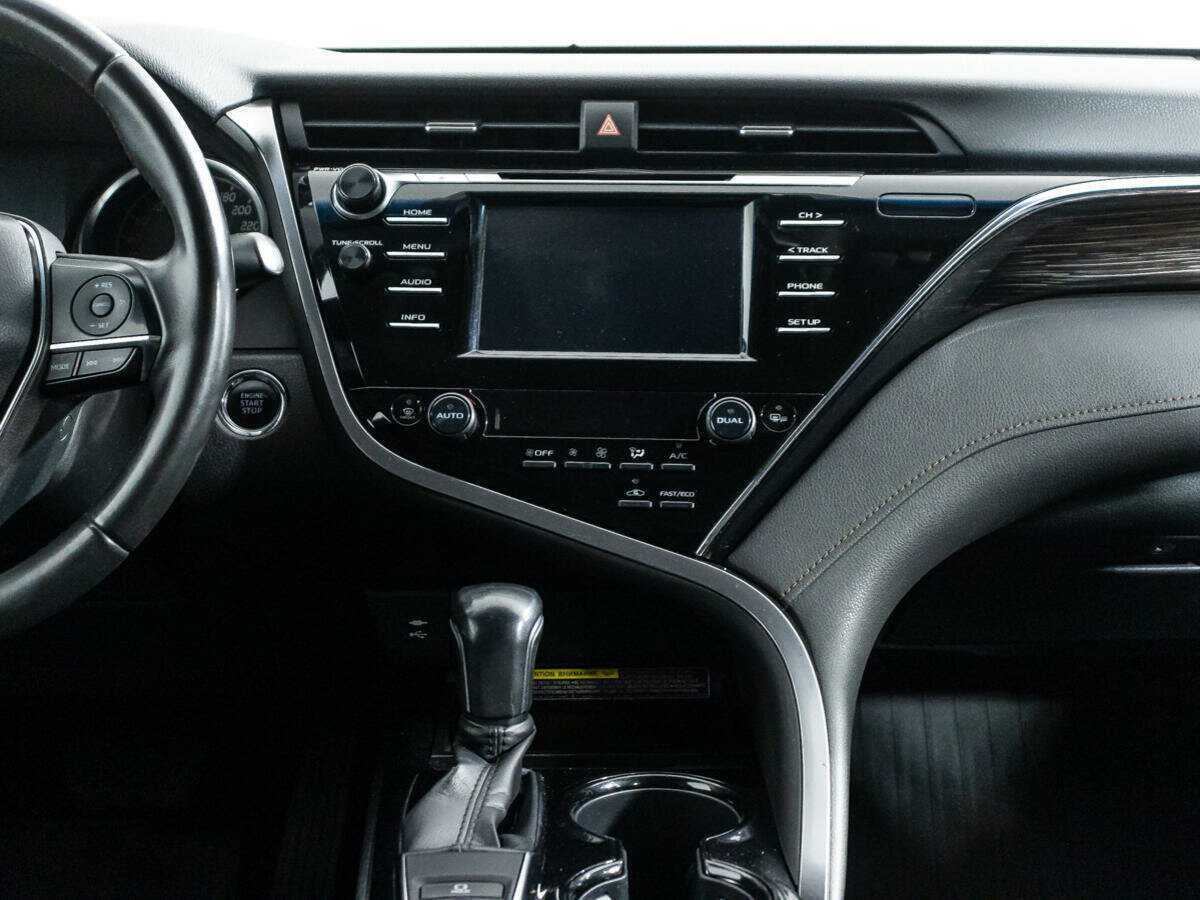 Toyota Camry 2018 года с пробегом. Фото: #13