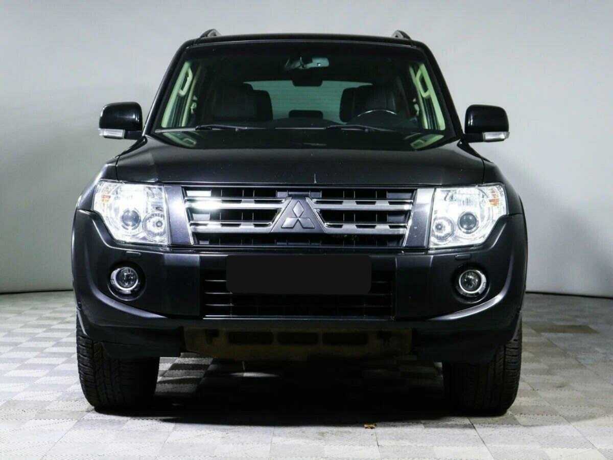 Mitsubishi Pajero 2013 года с пробегом. Фото: #1