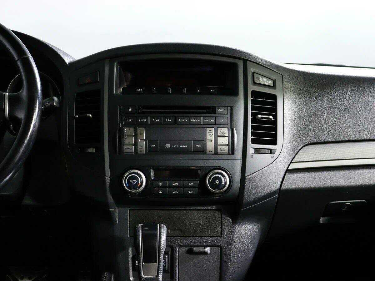 Mitsubishi Pajero 2013 года с пробегом. Фото: #9