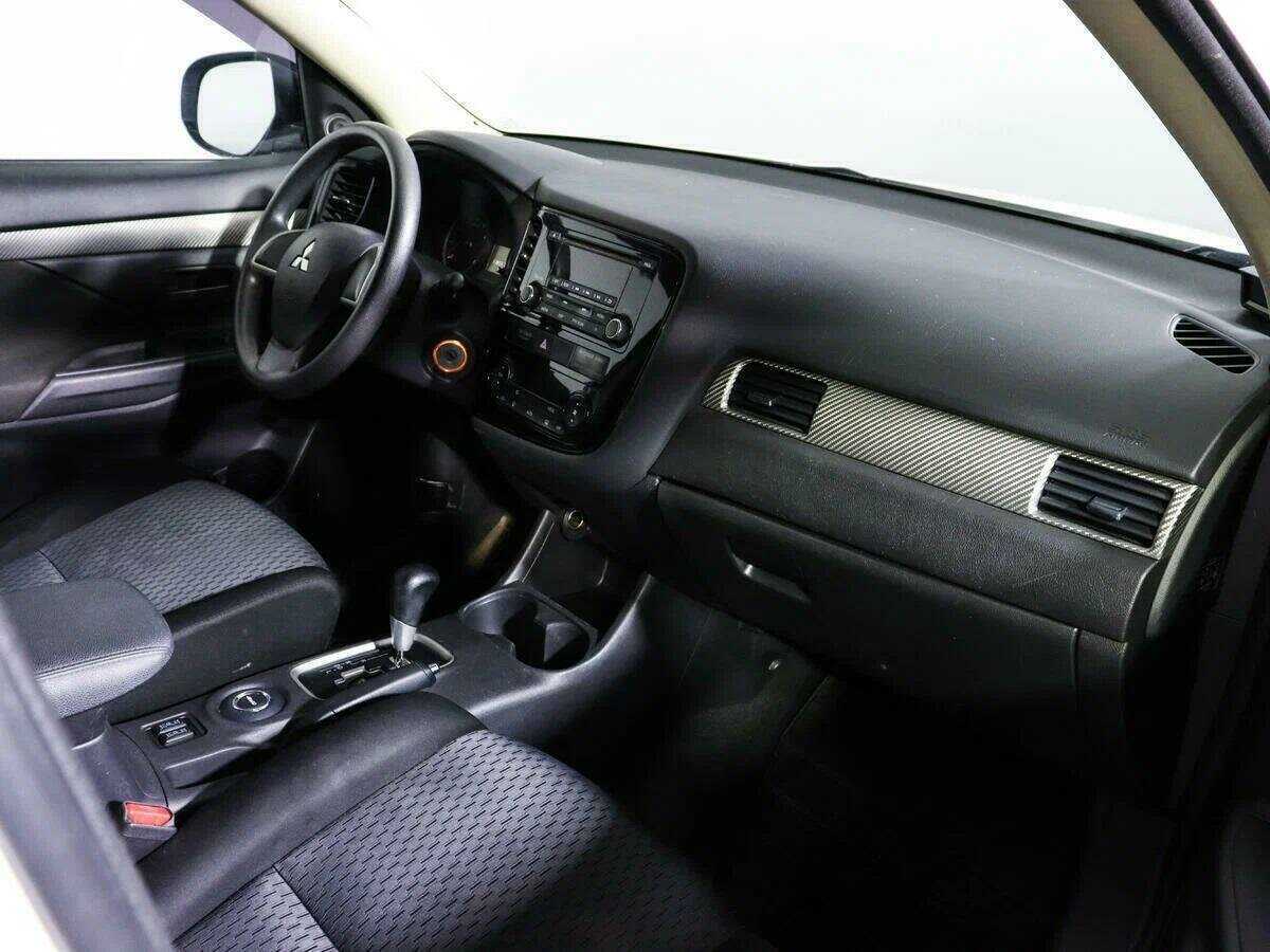 Б/У Митсубиши Оутлэндер 2012 года. Фото: #7