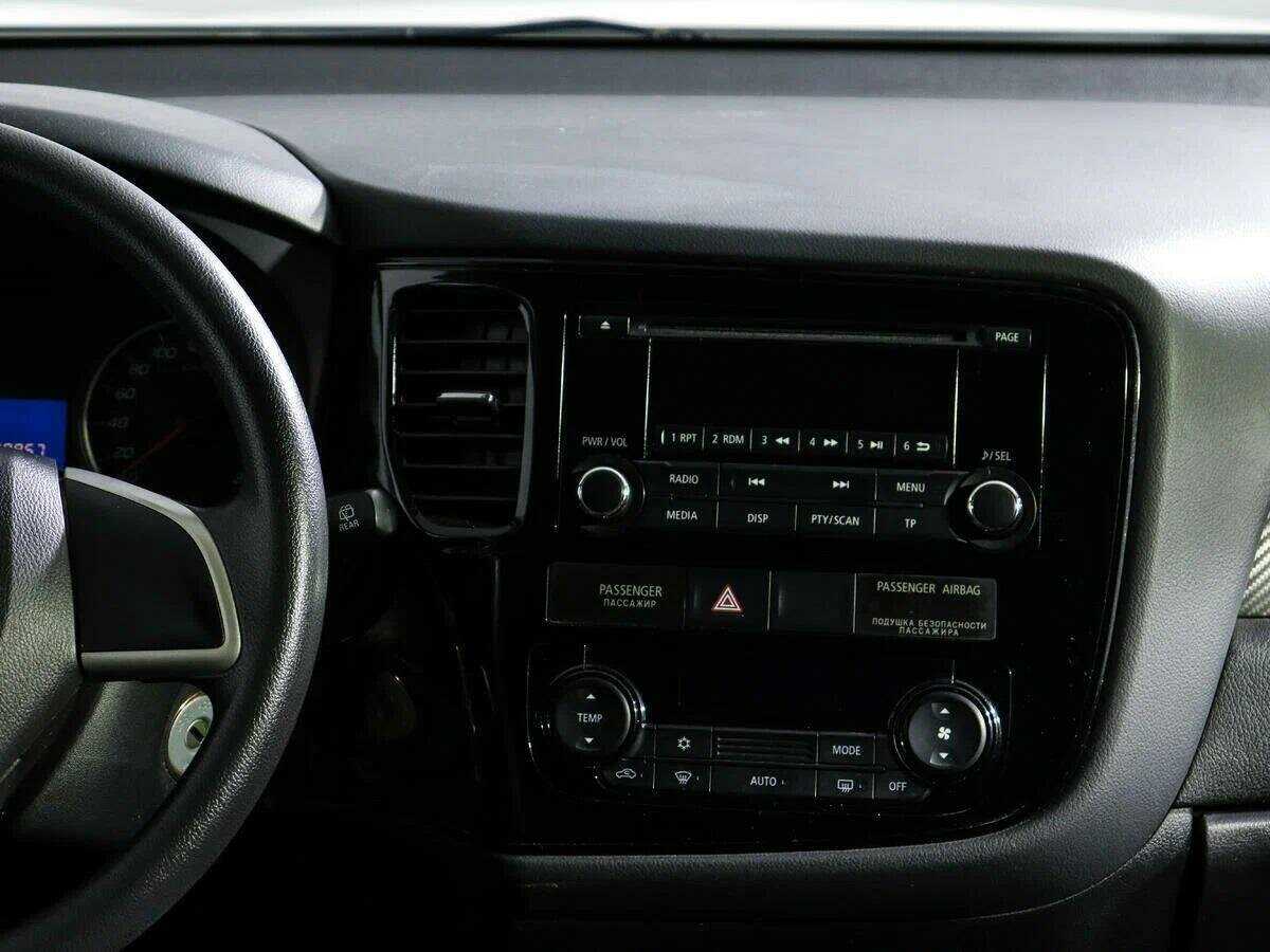 Б/У Митсубиши Оутлэндер 2012 года. Фото: #10