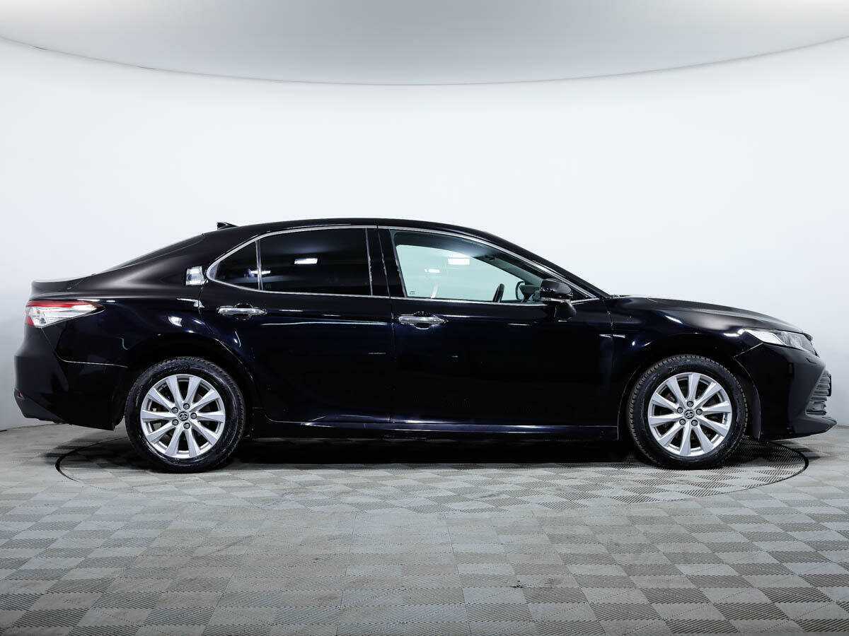 Toyota Camry 2020 года с пробегом. Фото: #2