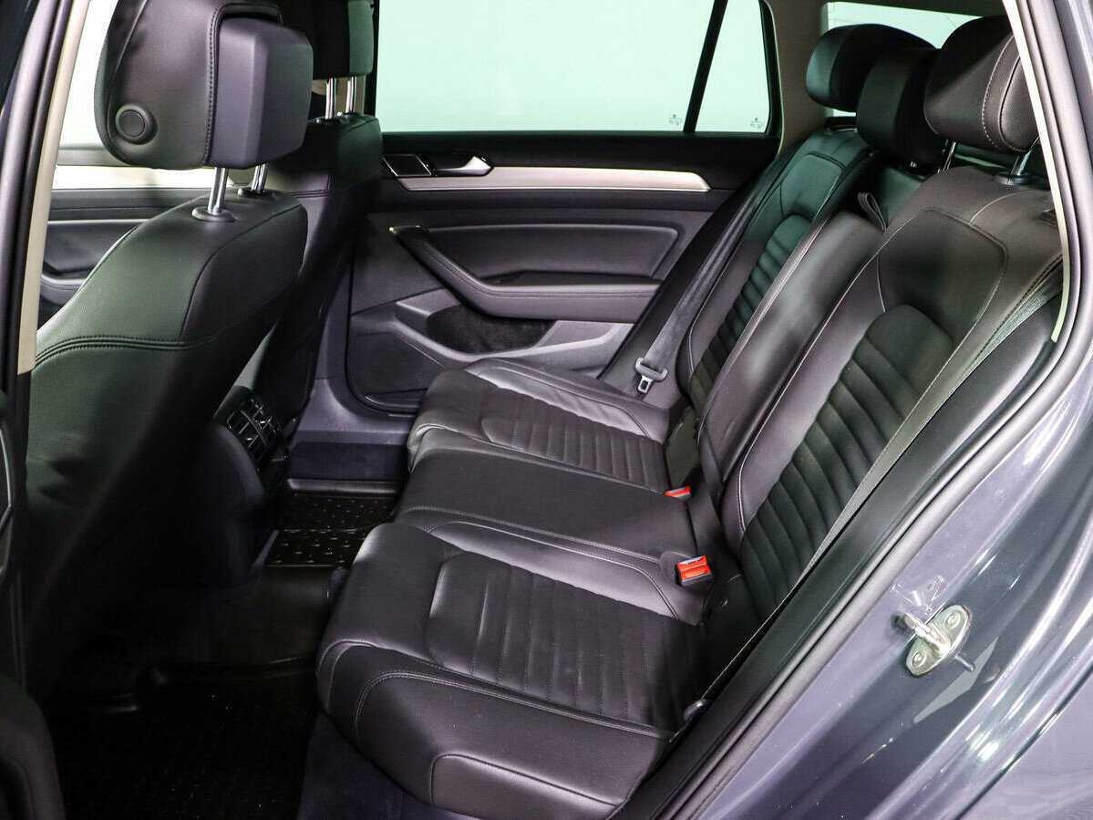 Б/У Фольксваген Пассат 2017 года. Фото: #7