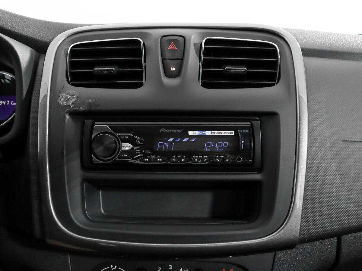 Б/У Рено Сандеро 2015 года. Фото: #12