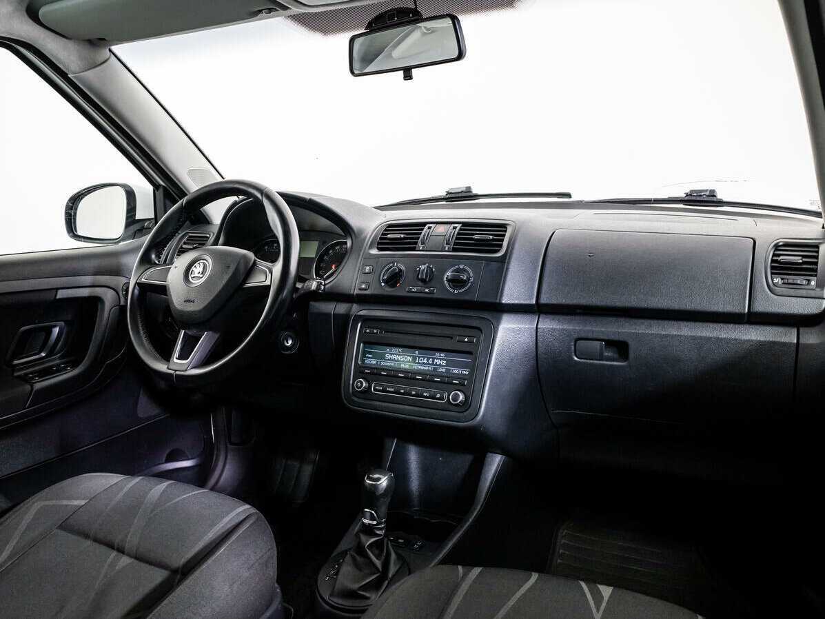 Б/У Шкода Фабия 2014 года. Фото: #8