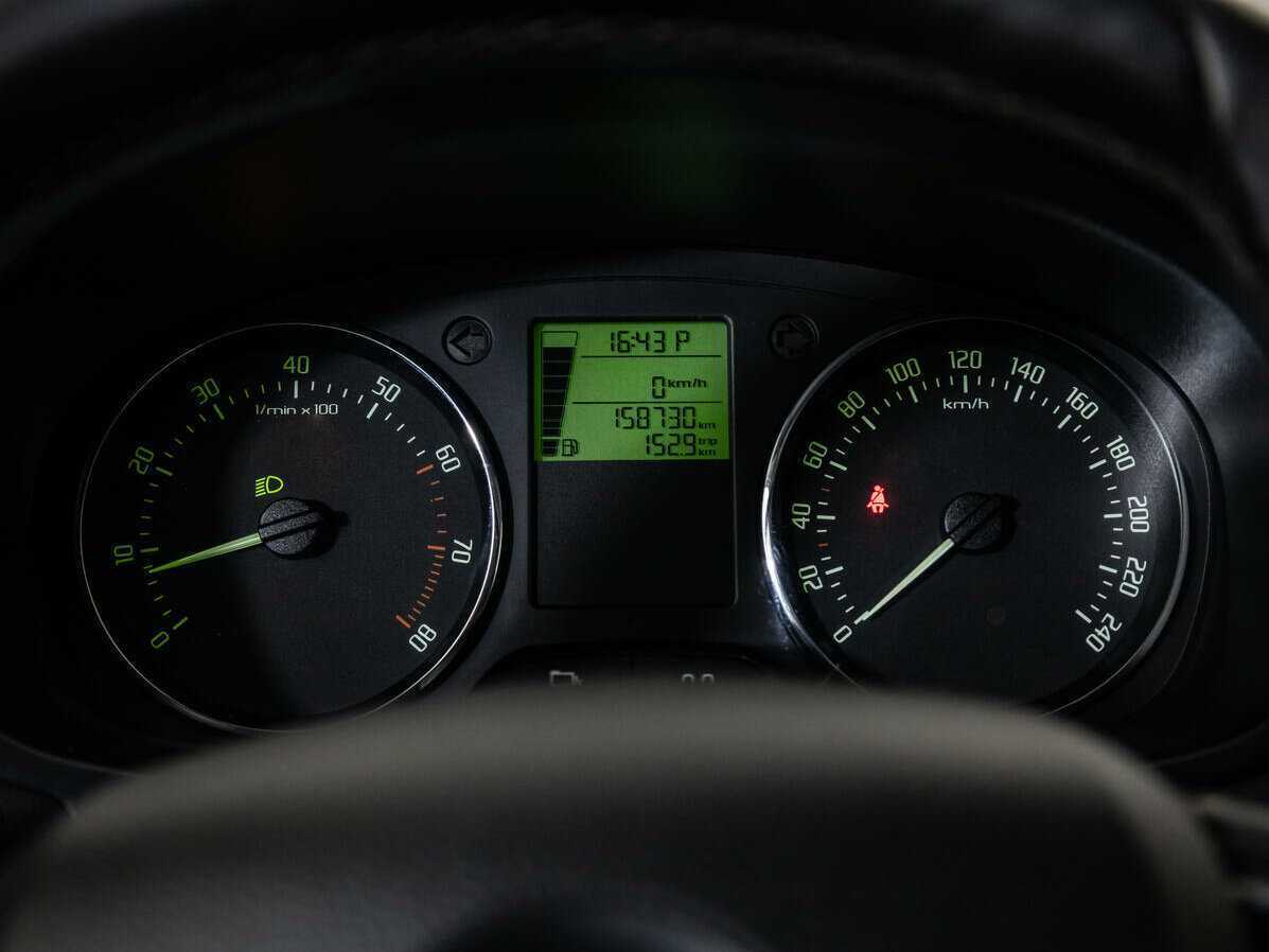 Б/У Шкода Фабия 2014 года. Фото: #11