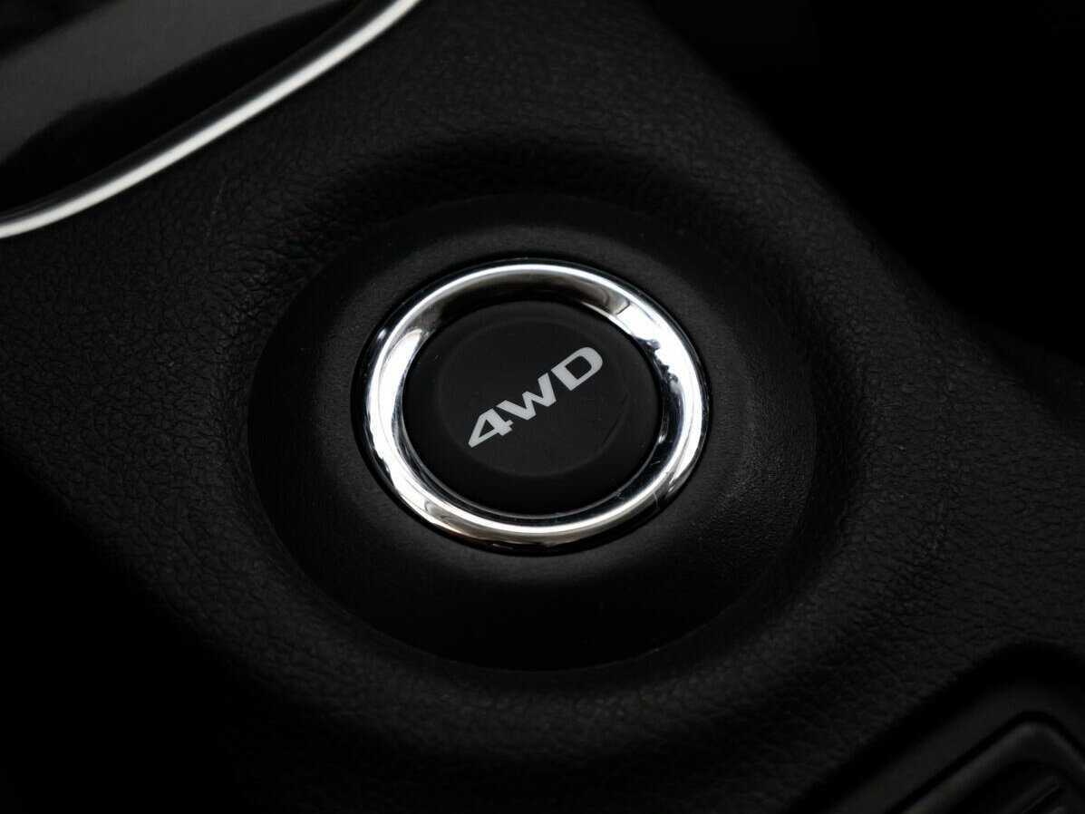 Б/У Митсубиши Оутлэндер 2014 года. Фото: #16