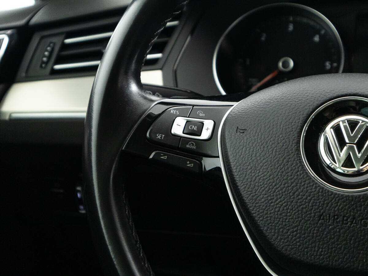 Б/У Фольксваген Пассат 2017 года. Фото: #17